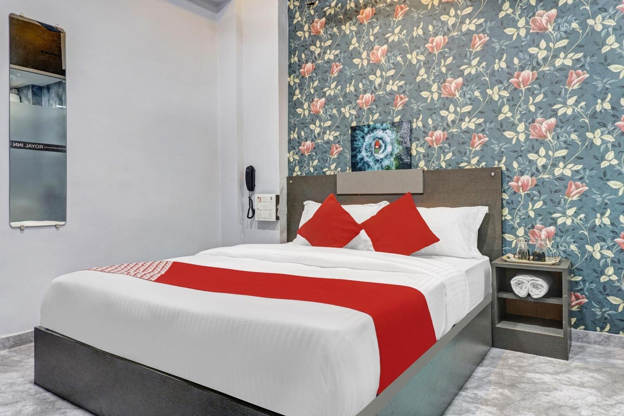 Oyo Flagship Hotel Royal Inn Surate Extérieur photo