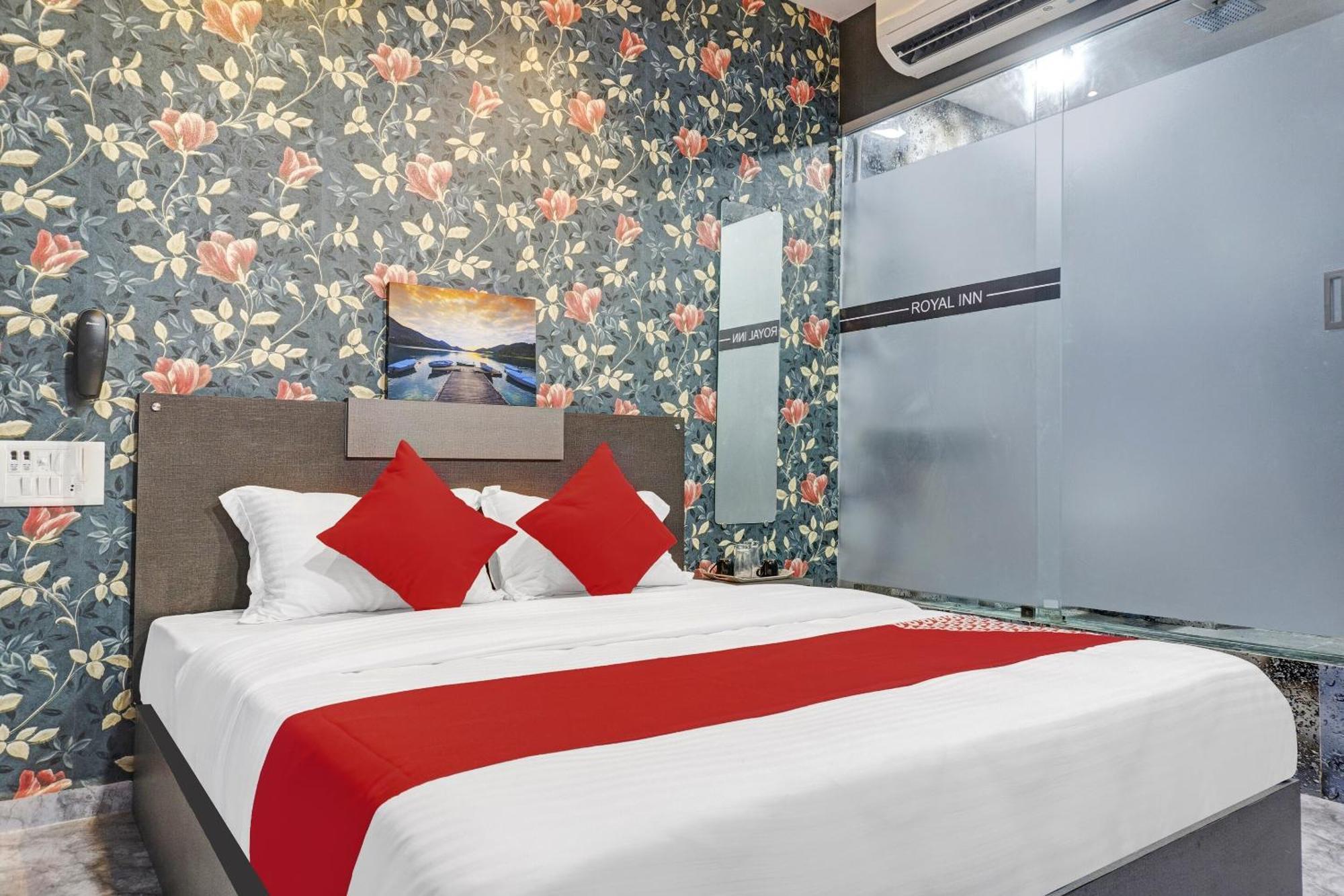 Oyo Flagship Hotel Royal Inn Surate Extérieur photo