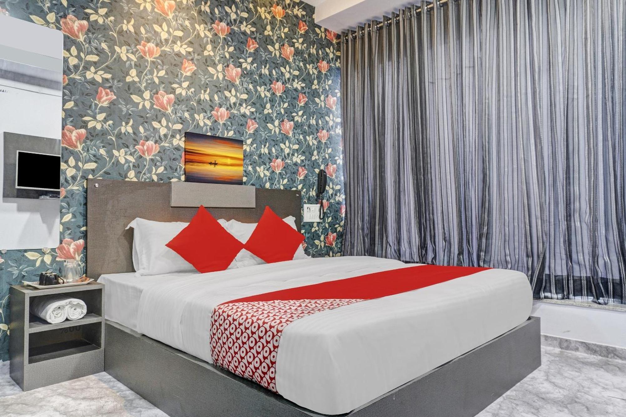 Oyo Flagship Hotel Royal Inn Surate Extérieur photo